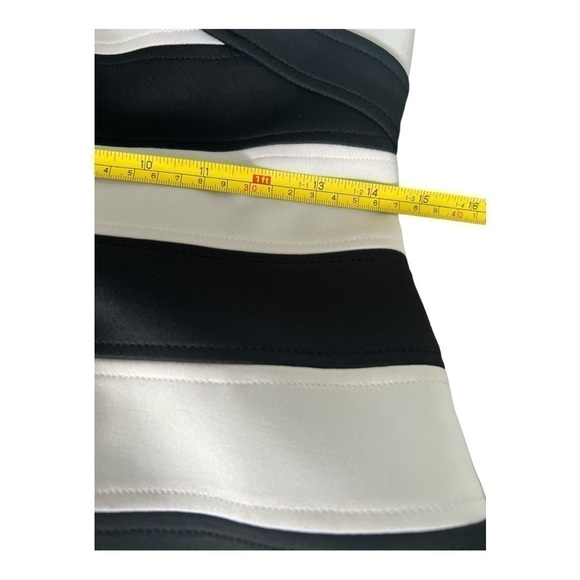 Guess Los Angeles Women Casual Dress Black& White Striped ~Scoop neckline - Picture 10 of 14